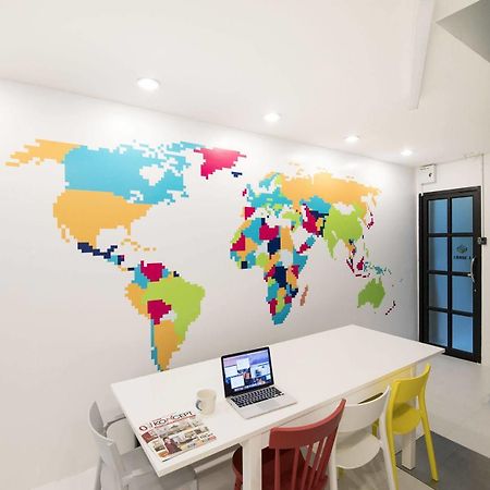 Pixellar Hostel Bangkok Ngoại thất bức ảnh