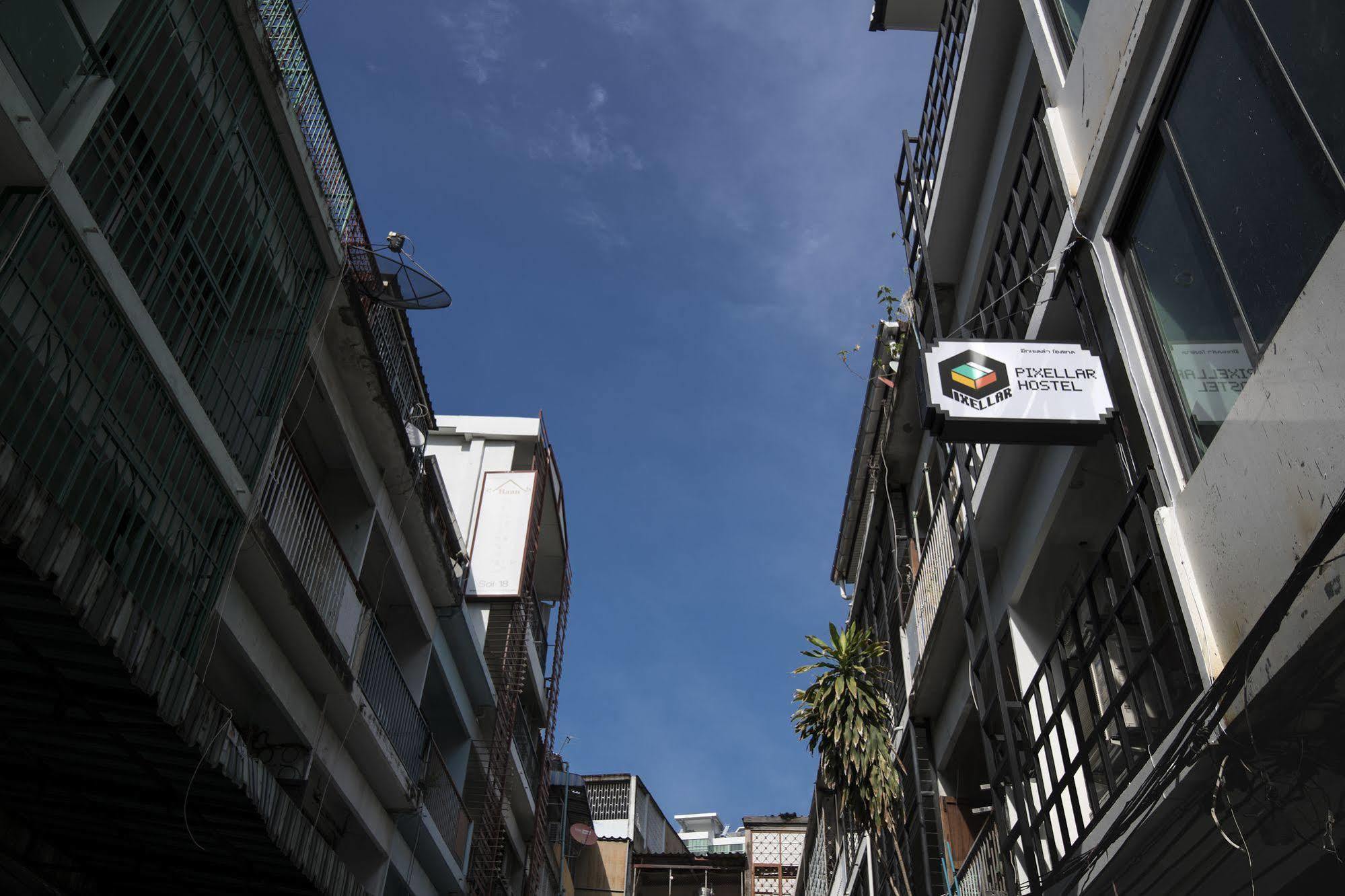 Pixellar Hostel Bangkok Ngoại thất bức ảnh