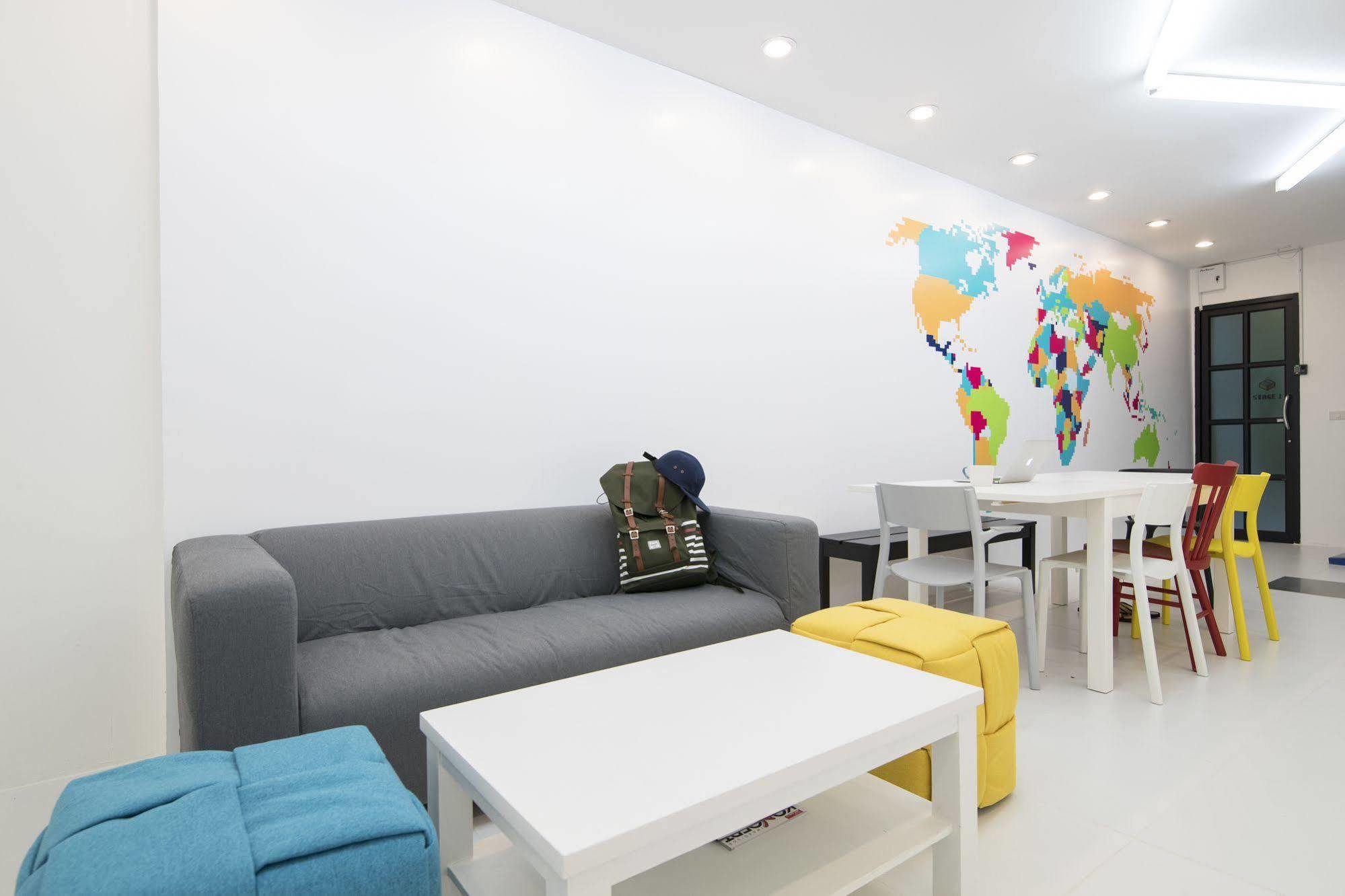 Pixellar Hostel Bangkok Ngoại thất bức ảnh