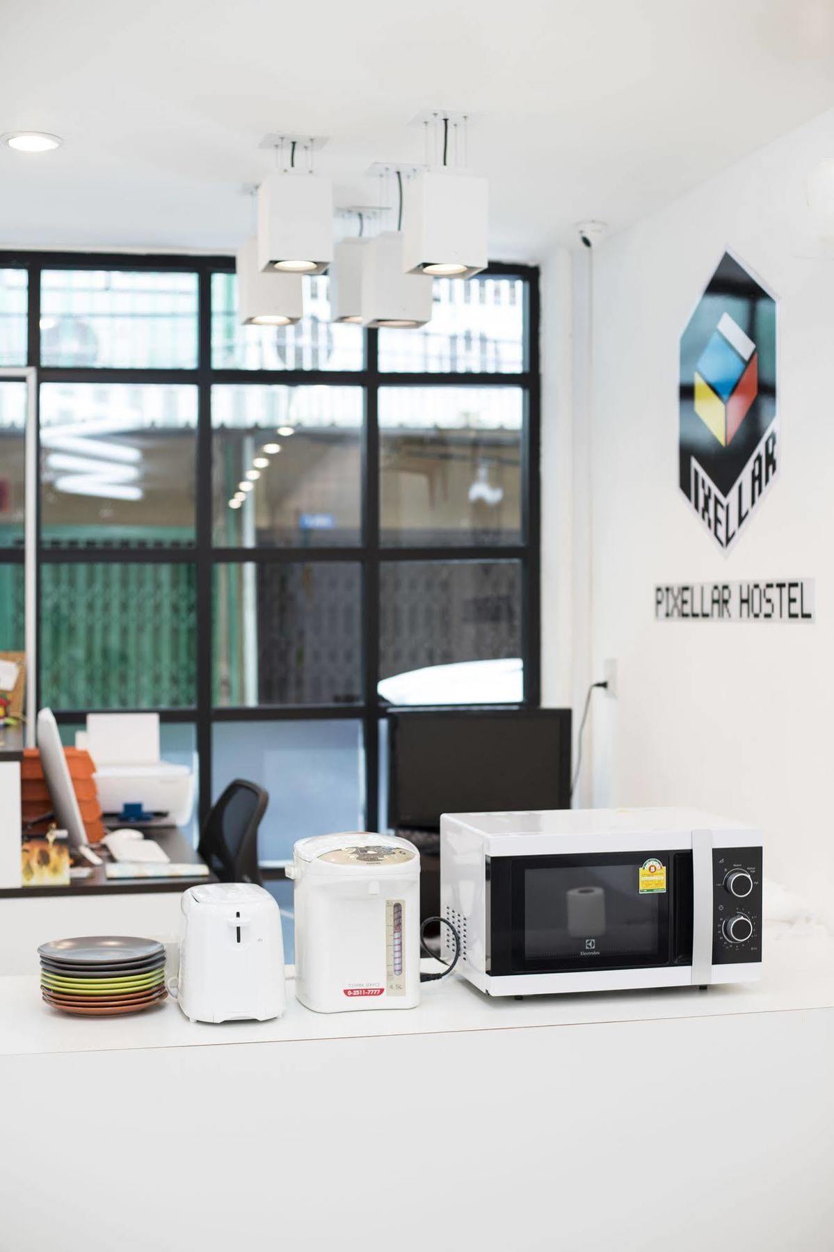Pixellar Hostel Bangkok Ngoại thất bức ảnh