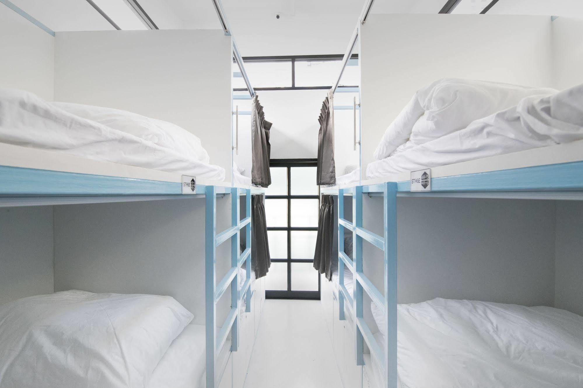 Pixellar Hostel Bangkok Ngoại thất bức ảnh
