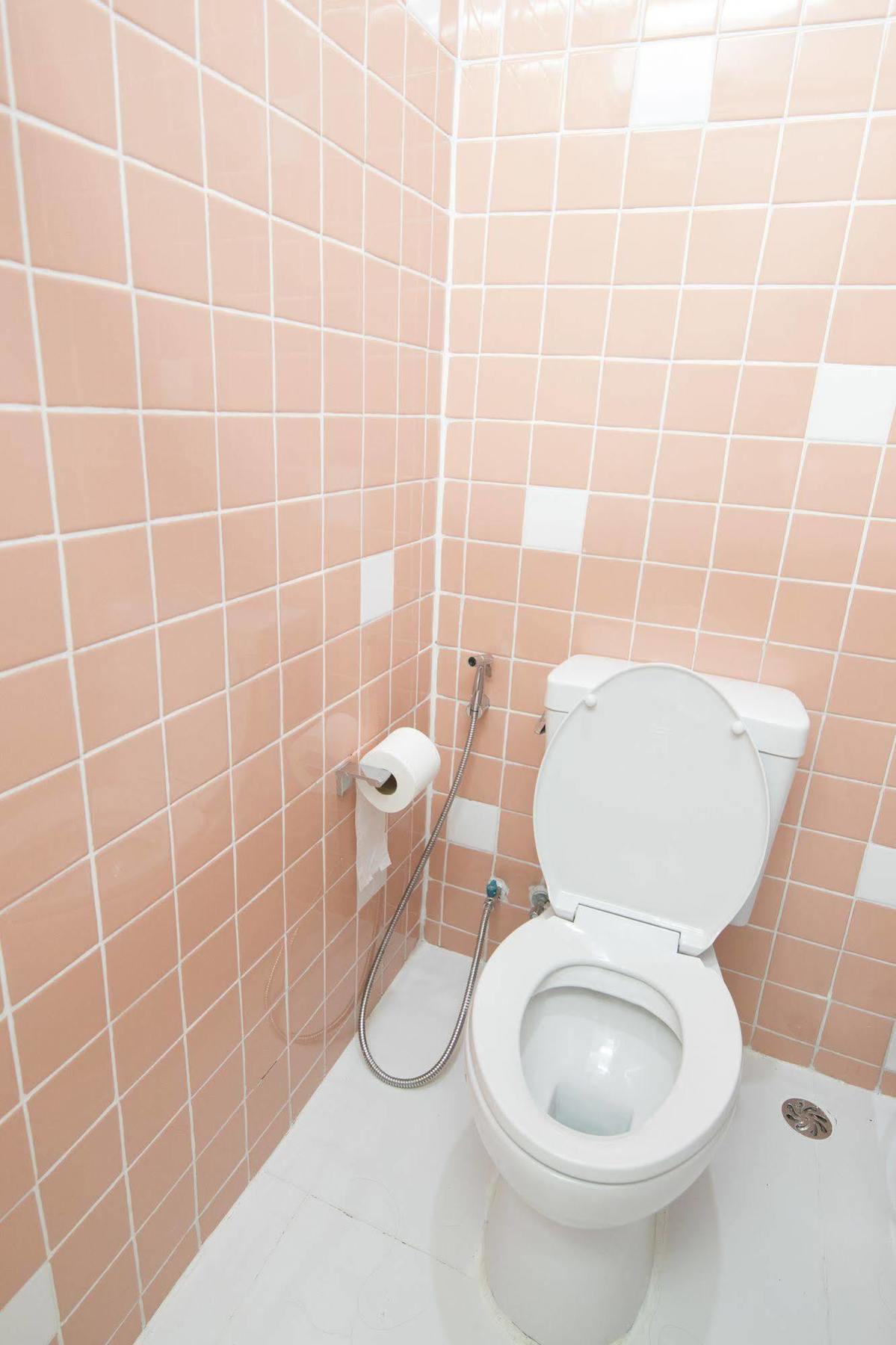 Pixellar Hostel Bangkok Ngoại thất bức ảnh