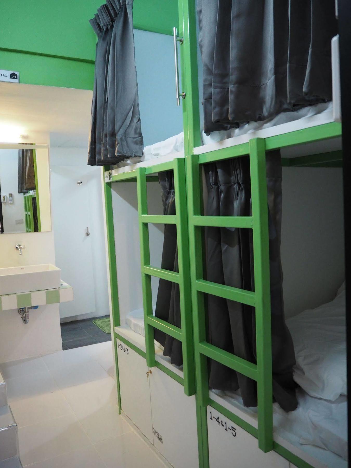 Pixellar Hostel Bangkok Ngoại thất bức ảnh