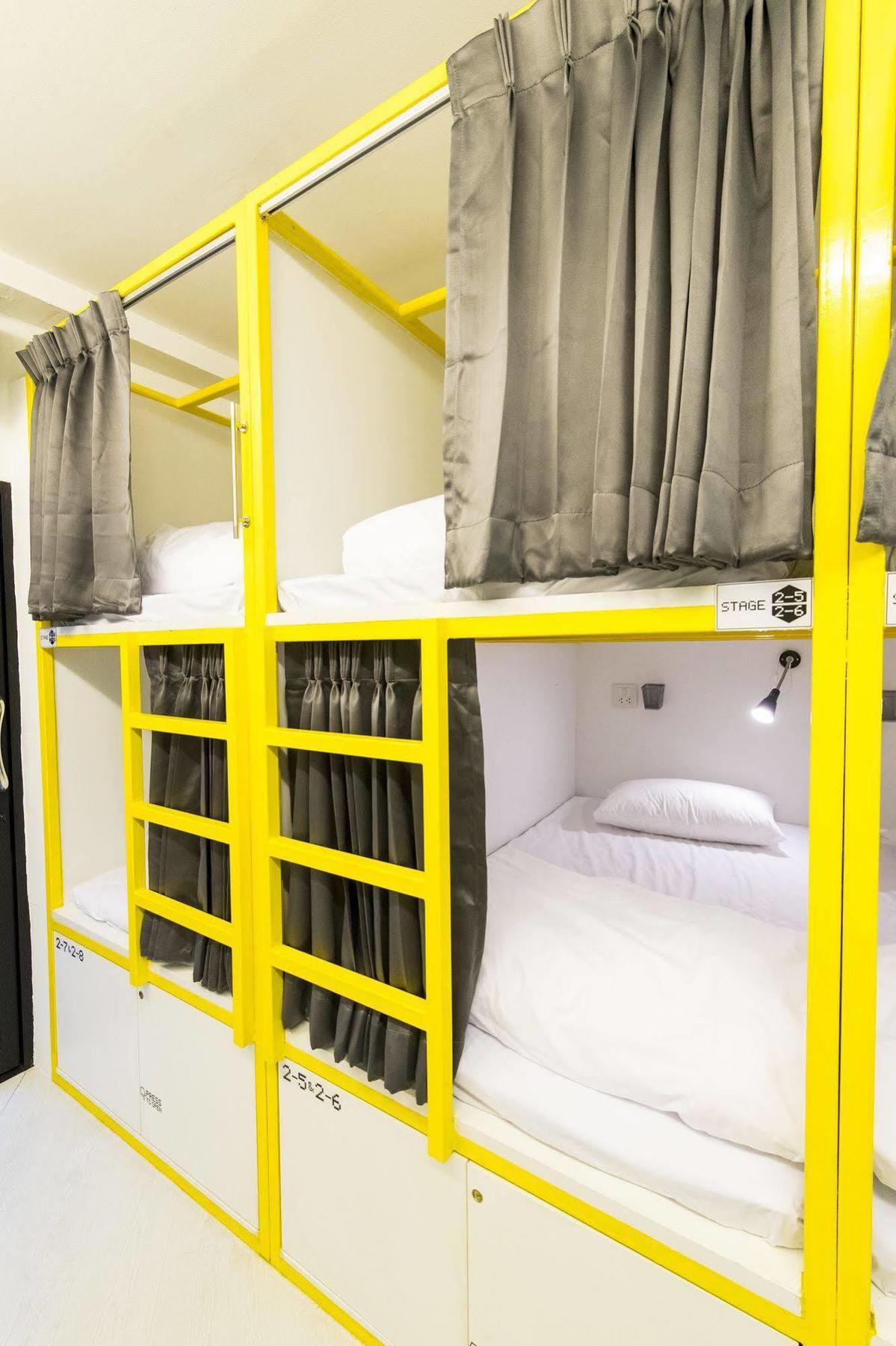 Pixellar Hostel Bangkok Ngoại thất bức ảnh
